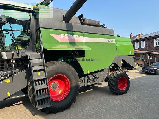 Cosechadora de Cereal - Fendt - 5225 e