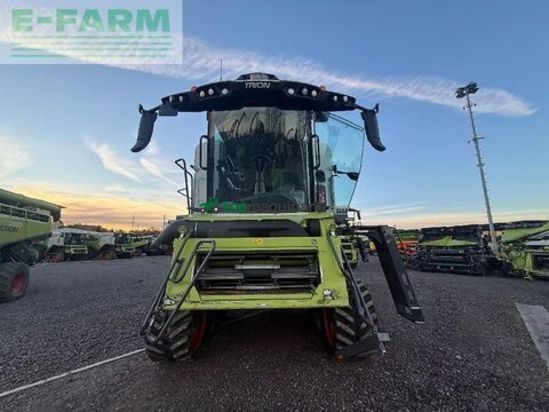 Cosechadora de Cereal - Claas - trion 750 terra trac
