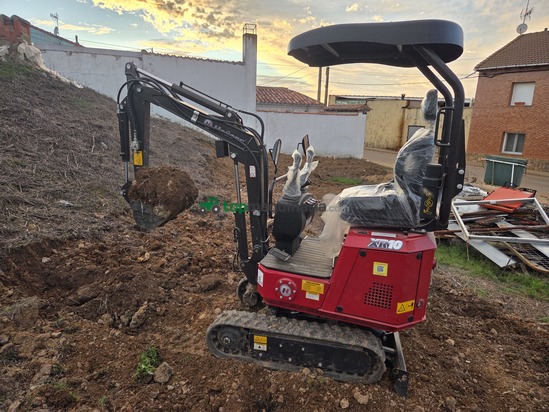 Miniexcavadora - HAÜSER XR10 1T.
