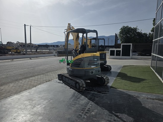 Excavadora - R25Z-9AK 