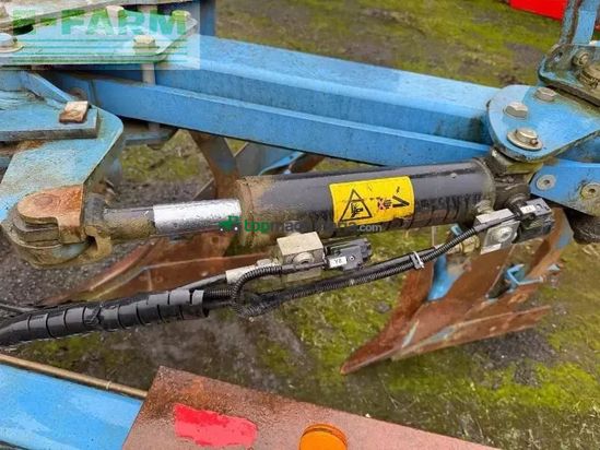 Arado - Lemken - tansanit 7corps