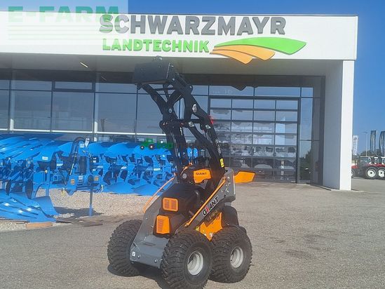 Minicargadora - Giant - gs900 skid