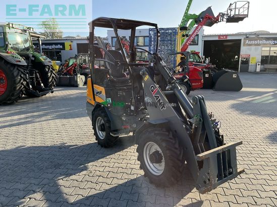 Minicargadora - Giant - 2300hd mit vierkant aufnahme