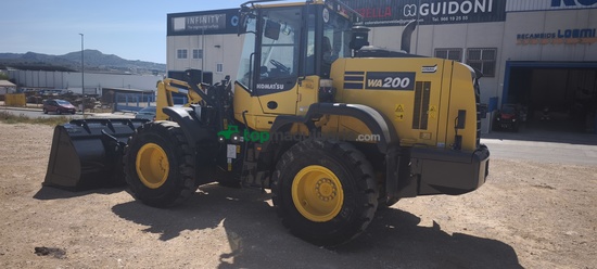 Pala cargadora Komatsu WA200-8