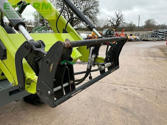 Tractor agrícola - Claas - 620 arion tractor (st25431)