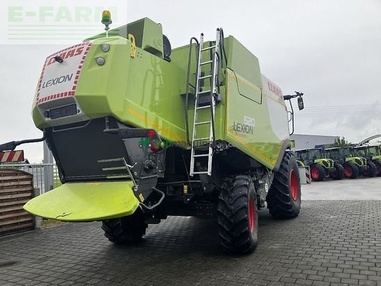 Cosechadora de Cereal - Claas - lexion 620 mit v 620