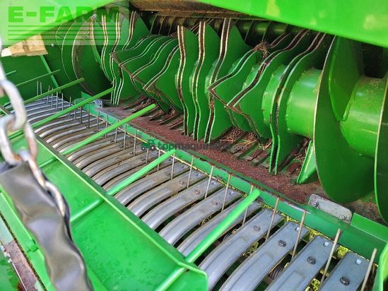 Empacadora gigant - John Deere - v461m