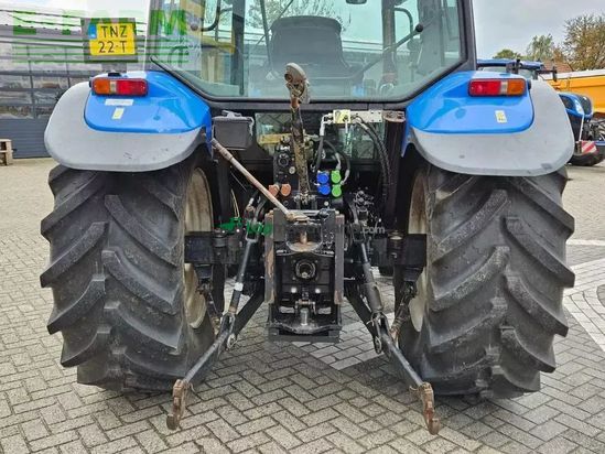 Tractor agrícola - New Holland - t5050 met frontlader