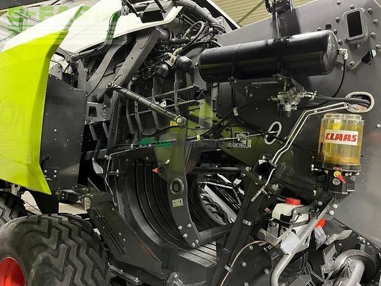 Empacadora gigant - Claas - quadrant 5300 rf t+st