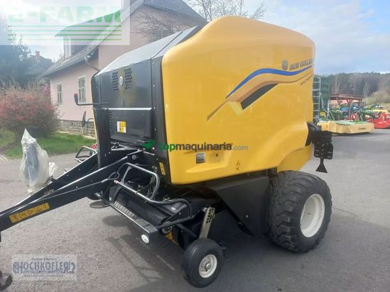 Empacadora gigant - New Holland - roll bar 125