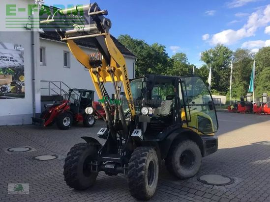 Minicargadora - New Holland - w50c