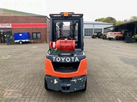 Elevadora - Toyota - 02-8fgjf35