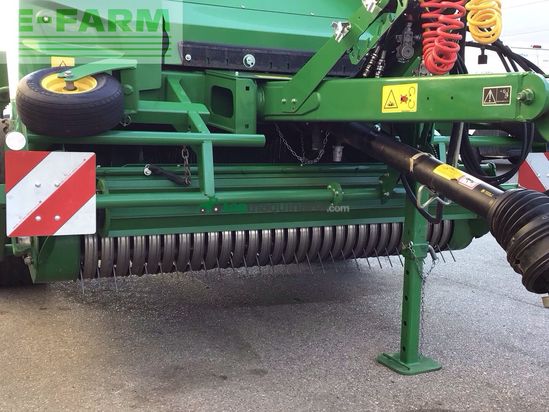 Empacadora gigant - John Deere - V461M