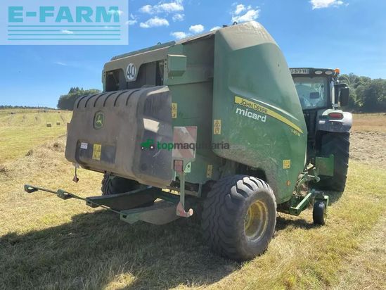 Empacadora gigant - John Deere - v451m