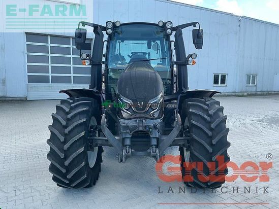 Tractor agrícola - Valtra - g 135 v 1b9