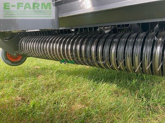 Empacadora gigant - Claas - quadrant 5200 fc tandem