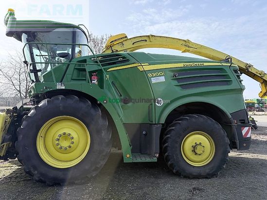 Cosechadora de Cereal - John Deere - 8300
