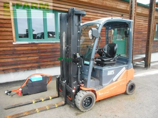 Elevadora - Toyota - 8fbm20z triplex 4,7m + 3. u. 4. kreis bis gabelt