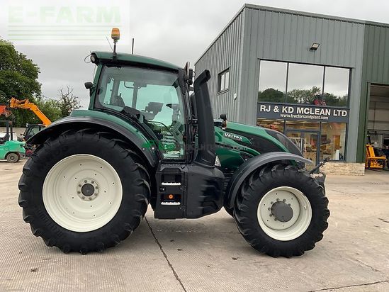 Tractor agrícola - Valtra - t214 versu tractor (st26880)