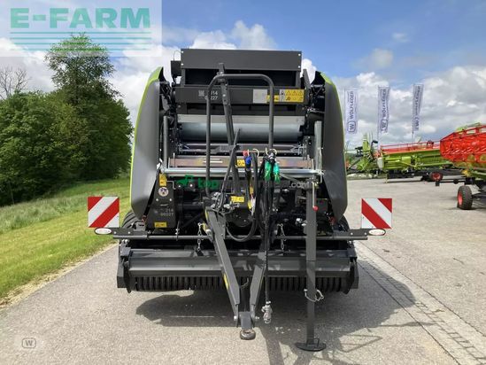 Empacadora gigant - Claas - variant 565 rc