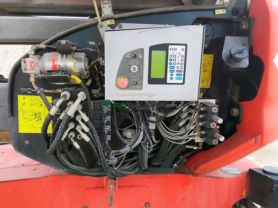 Brazo MANITOU 160ATJ EJE OSCILANTE