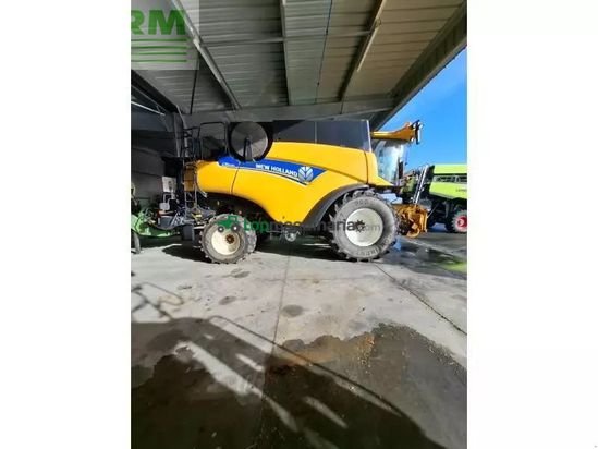 Cosechadora de Cereal - New Holland - cr9080