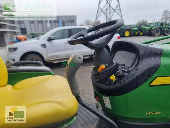 Tractor agrícola - John Deere - 3520 e-hydro
