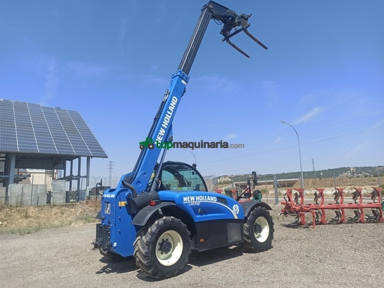 Telescopica  NEW HOLLAND MODELO LM7.42 