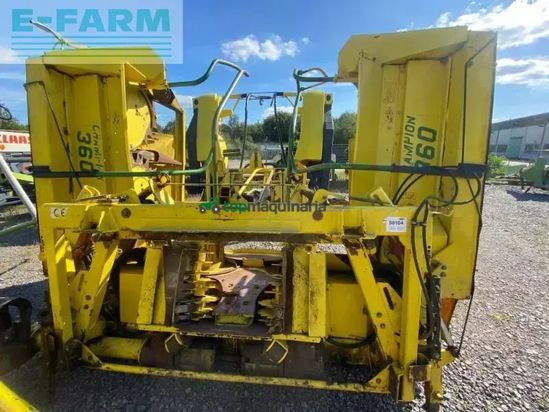 Cosechadora de Cereal - John Deere - 7400