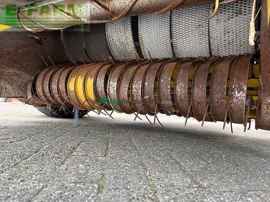 Empacadora gigant - John Deere - 550