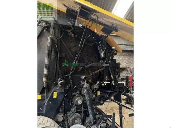 Empacadora gigant - New Holland - rollbelt 180