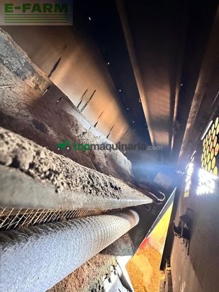 Empacadora gigant - New Holland - br 6090 / roll-bar 125