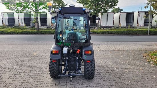 Tractor agrícola - Solis - 26 hst kabine neumaschine
