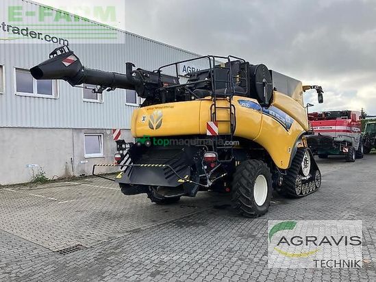 Cosechadora de Cereal - New Holland - cr 9.90 raupe