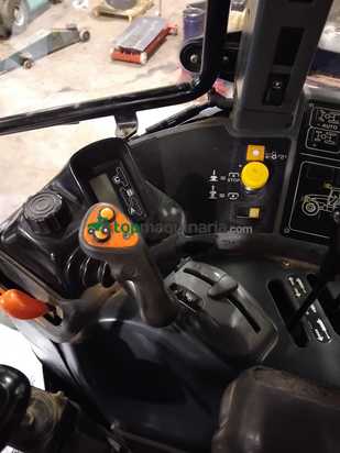 Tractor agrícola - New Holland - MODELO TM135 CON PALA TENIAS SERIE 300