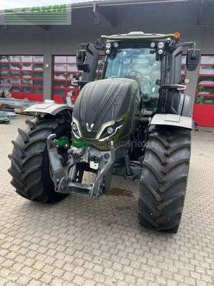 Tractor agrícola - Valtra - t215 d mit rüfa und fk