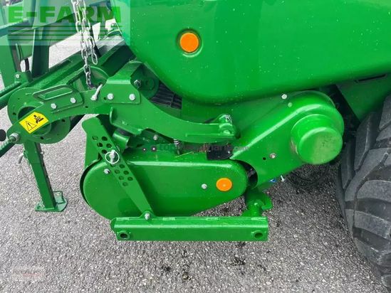 Empacadora gigant - McHale - f5600