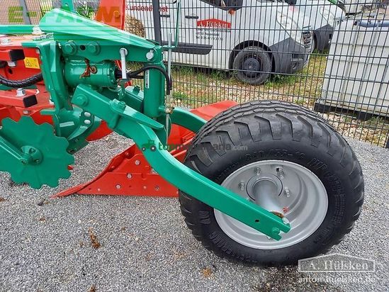 Arado - Kverneland - 3300 b variomat 5 schar