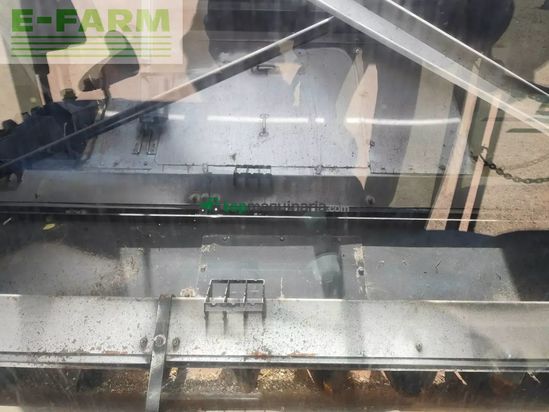 Cosechadora de Cereal - New Holland - cr9080