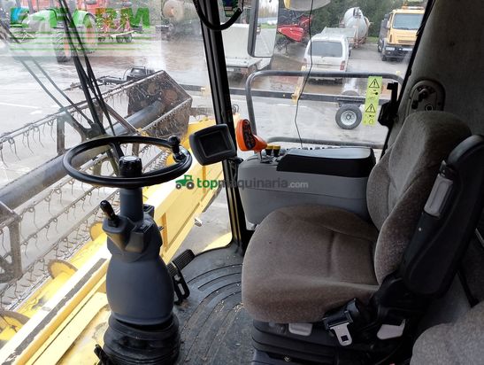 Cosechadora de Cereal - New Holland - CR980