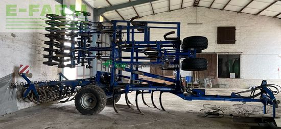 Cultivador -  - Vector 620