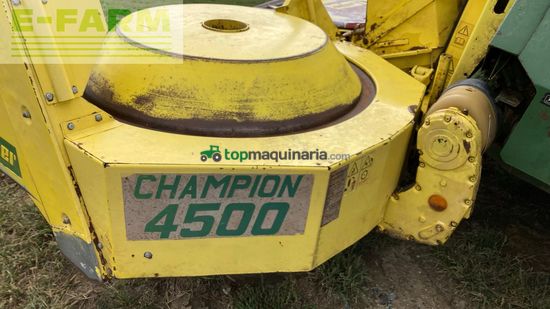Cosechadora de Cereal - John Deere - 6750