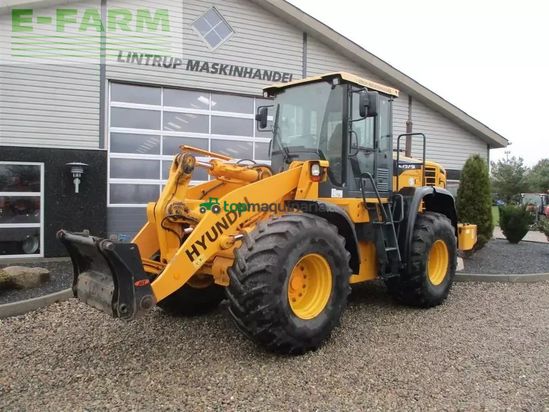 Minicargadora - Hyundai - 757-9a med 620/75r26 traktor hjul montering på