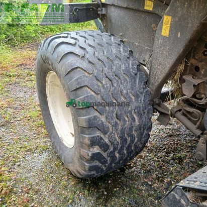 Empacadora gigant - New Holland - rb180 cropcutter