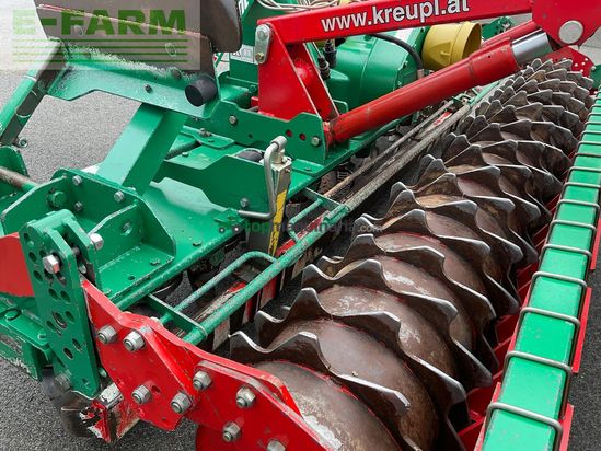 Grada rotativa - Regent - Orbit- M 3000 und Vitasem 300 Drillmaschine