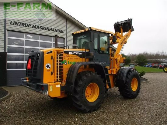 Minicargadora - Hyundai - 757-9a med 620/75r26 traktor hjul montering på