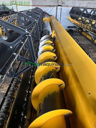 Cosechadora de Cereal - New Holland - cr 9.80