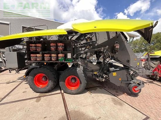 Empacadora gigant - Claas - quadrant 5300 rc