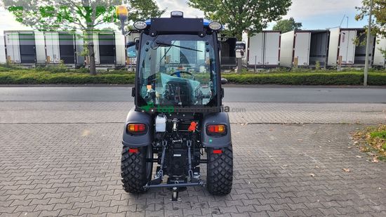 Tractor agrícola - Solis - 26 hst kabine neumaschine