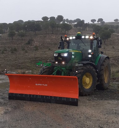 Cuchilla quitanieves MEGA con iluminación para tractor